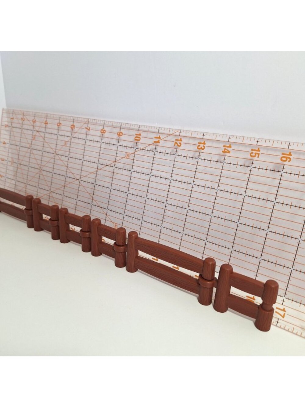 Ertl Brand Brown Plastic Corral Fence Posts Farm Fencing - Picture 5 of 9